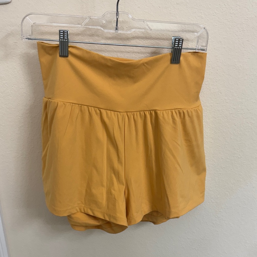 HALARA Women's Light Orange Shorts 3”